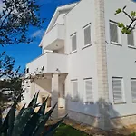 Mali San Apartment