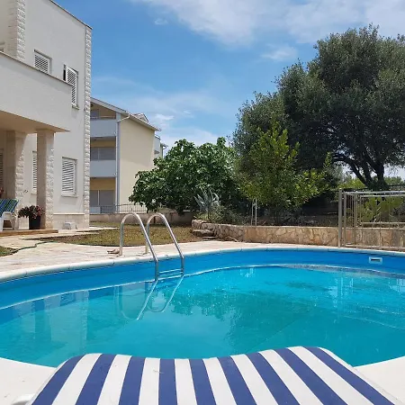 Apartment Mali San