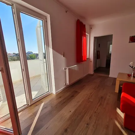Apartment Mali San