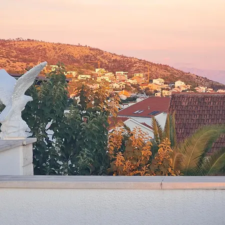 Apartment Mali San Trogir
