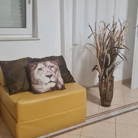 Apartament Mali San