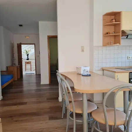 Apartment Mali San *