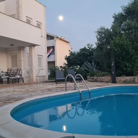 Mali San Διαμέρισμα *