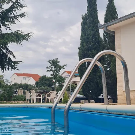 Mali San * Τρογκίρ